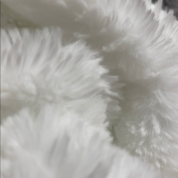 Meet your Posher, Madison - Picture 1 of 1